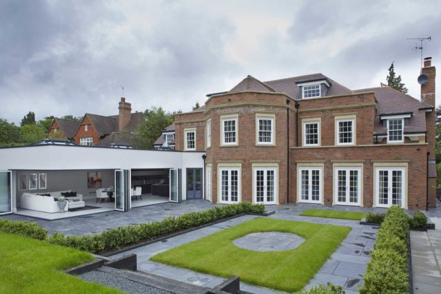 Features of Aluminium Bi-Fold Doors